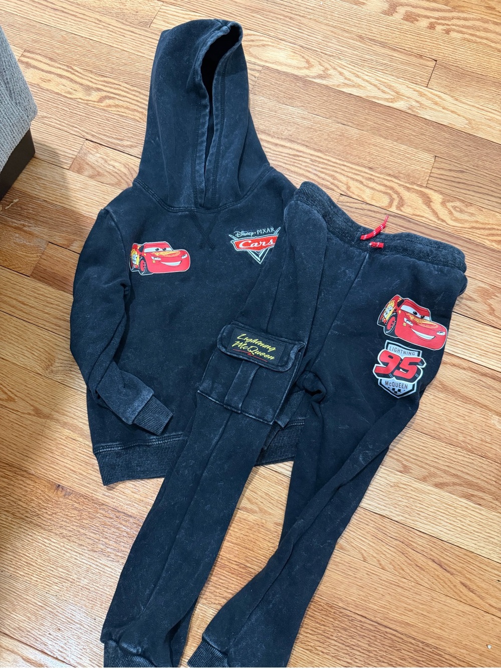 Toddler Boy Lightning McQueen Cars Sweatsuit 5T Like New